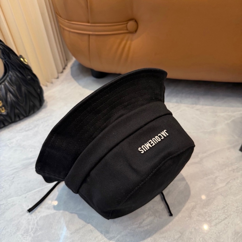 Jacquemus - Picture 2 of 7
